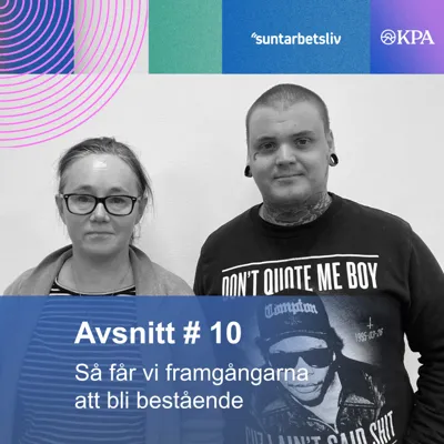 Två personer står bredvid varandra och tittar in i kameran.