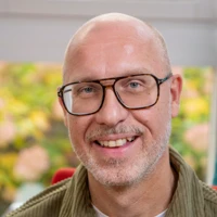 Porträtt på Tomi Stanojkovic Lundqvist.