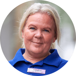 Karoline Wisén, skyddsombud som jobbar med prioritering av arbetsuppgifter tillsammans med chef och kollegor.